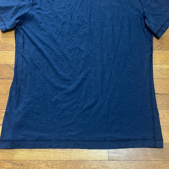Lululemon 5 Year Basic Short Sleeve Tee Crew in Heathered Navy, size L/XL - Picture 10 of 12